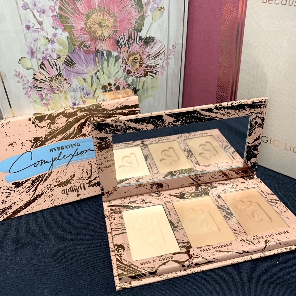 Alamar hydrating complexion powder